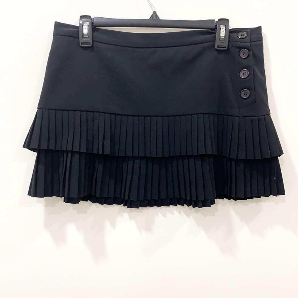 BCBGmaxazria black pleated mini skirt size 10